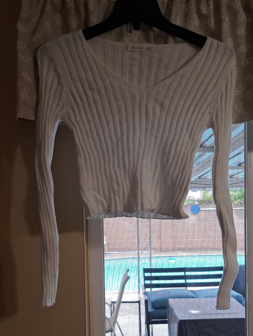 White Ribbed V-Neck Long Sleeve Crop Top